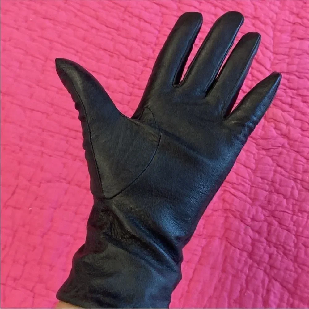 Moro Elegant Black genuine Leather Gloves, size 6,5( S)